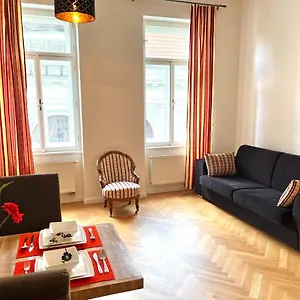 Amazing Zborovska Apartmán
